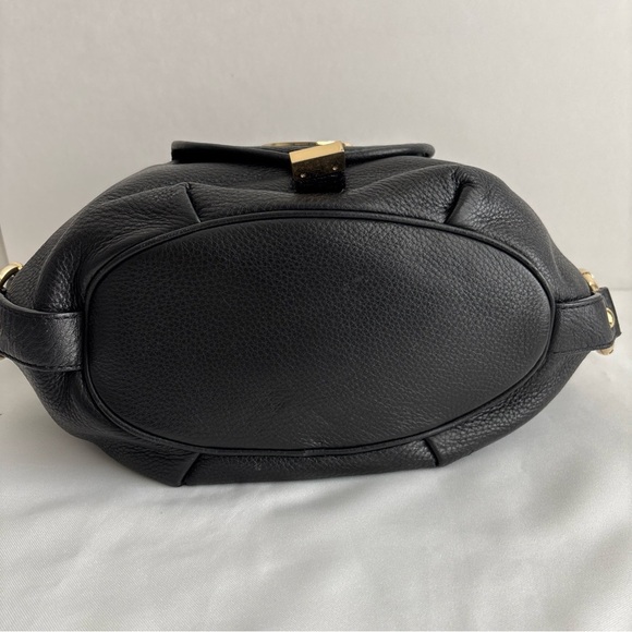 Michael Kors Black Hobo Bag Gold MK Logo & Wallet Set - Picture 7 of 14